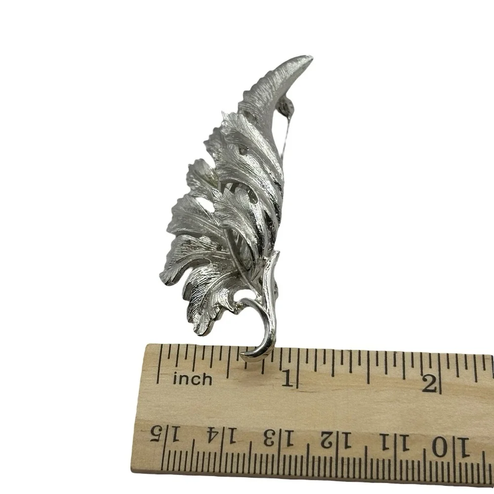 Coro Pegasus Leaf‎ Brooch Silver Tone Textured  Curled Vintage Nature 3D Brushed